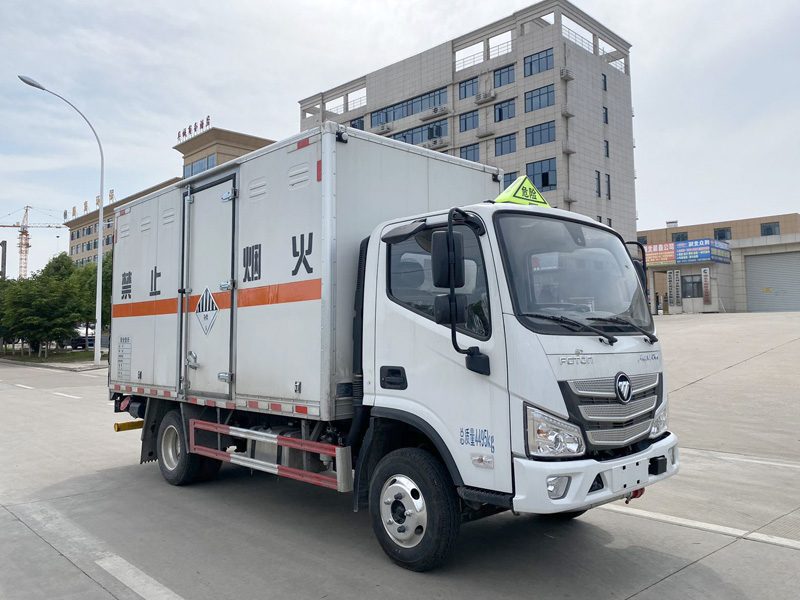 雜項(xiàng)危險(xiǎn)物品廂式運(yùn)輸車(chē)，運(yùn)輸車(chē)，運(yùn)輸車(chē)廠(chǎng)家，楚勝集團(tuán)